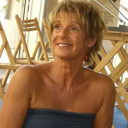 Portrait of Lella Costa