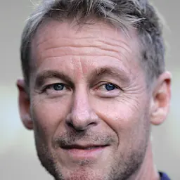 Portrait of Richard Roxburgh