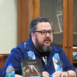 Portrait of Dan Vera