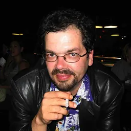 Portrait of Chris Ayres