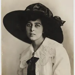 Portrait of Mirrie Hill