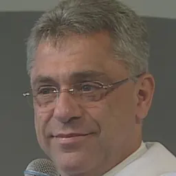 Portrait of Léo Tarcísio Gonçalves Pereira