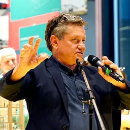 Portrait of Kent Martinussen