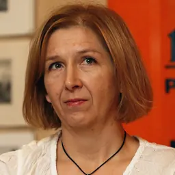 Portrait of Lucie Lomová
