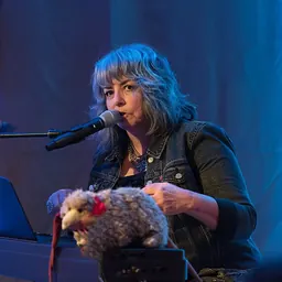 Portrait of Lynn Miles