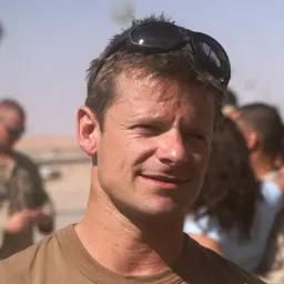 Portrait of Steve Zahn