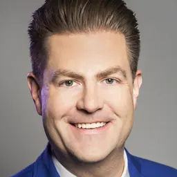 Portrait of Paul Wontorek