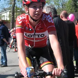 Portrait of Willeke Knol