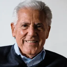 Portrait of Ian Stoutzker
