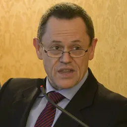 Portrait of Simon Upton