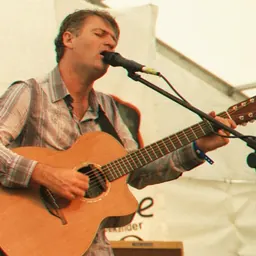 Portrait of Nick Harper