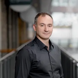 Portrait of Michael Serbinis
