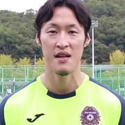 Portrait of Choi Ho-jung