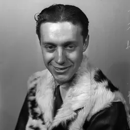 Portrait of Frank Kurtz