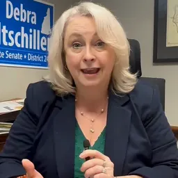 Portrait of Debra Altschiller
