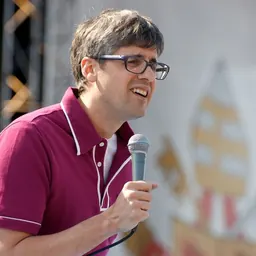 Portrait of Mo Rocca