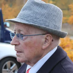 Portrait of Philip Bialowitz