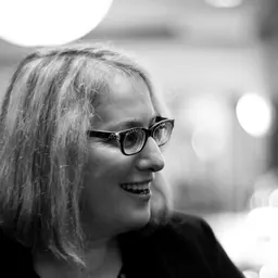 Portrait of Linda Stone