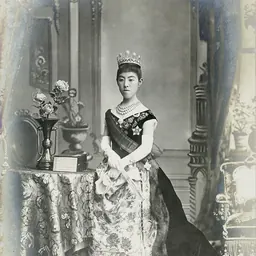Portrait of Empress Shōken