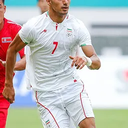 Portrait of Younes Delfi