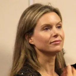 Portrait of Chloë Annett