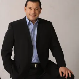 Portrait of Alex Dey