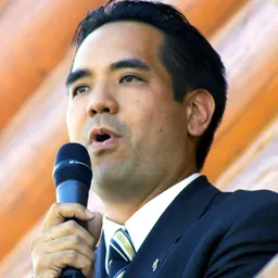 Portrait of Sean Reyes