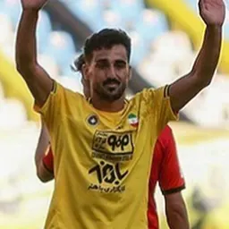 Portrait of Issa Moradi
