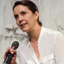 Portrait of Verónica Merchant