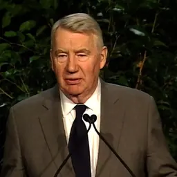 Portrait of Robert MacNeil