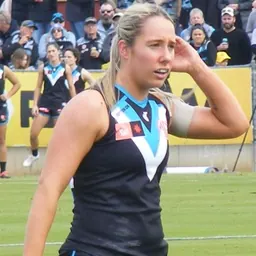 Portrait of Jacqui Yorston