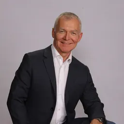 Portrait of Scott Fraser