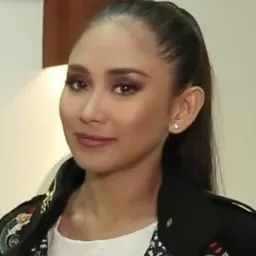 Portrait of Sarah Geronimo
