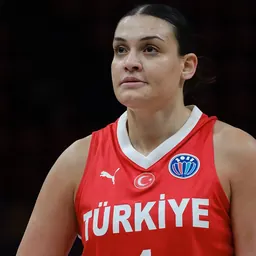 Portrait of Elif İstanbulluoğlu