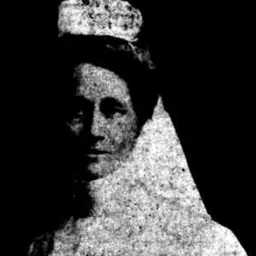 Portrait of Hannah McLeod