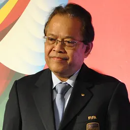 Portrait of Worawi Makudi