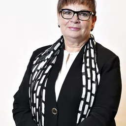 Portrait of Isilda Gomes