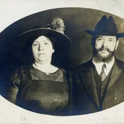 Portrait of Simon Glazer