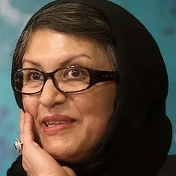 Portrait of Roya Teymourian