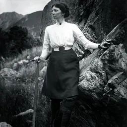 Portrait of Freda du Faur