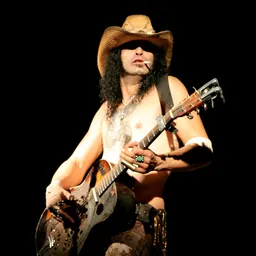 Portrait of Eric Sardinas