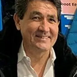 Portrait of Geoff Lee