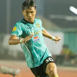 Portrait of Weerayut Srivichai