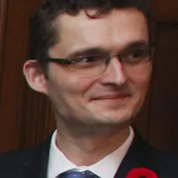 Portrait of Tom Kmiec