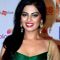Portrait of Roshni Sahota