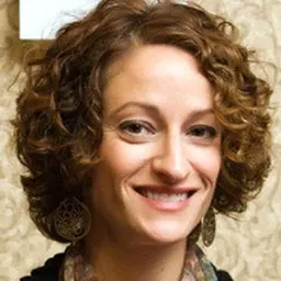 Portrait of Ellen Sandweiss