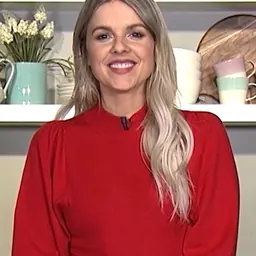 Portrait of Ali Fedotowsky