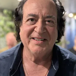 Portrait of Nick Vallelonga