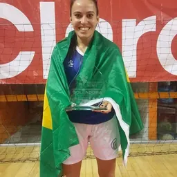 Portrait of Aline Guedes