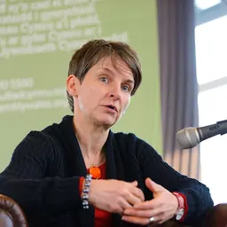 Portrait of Laura McAllister